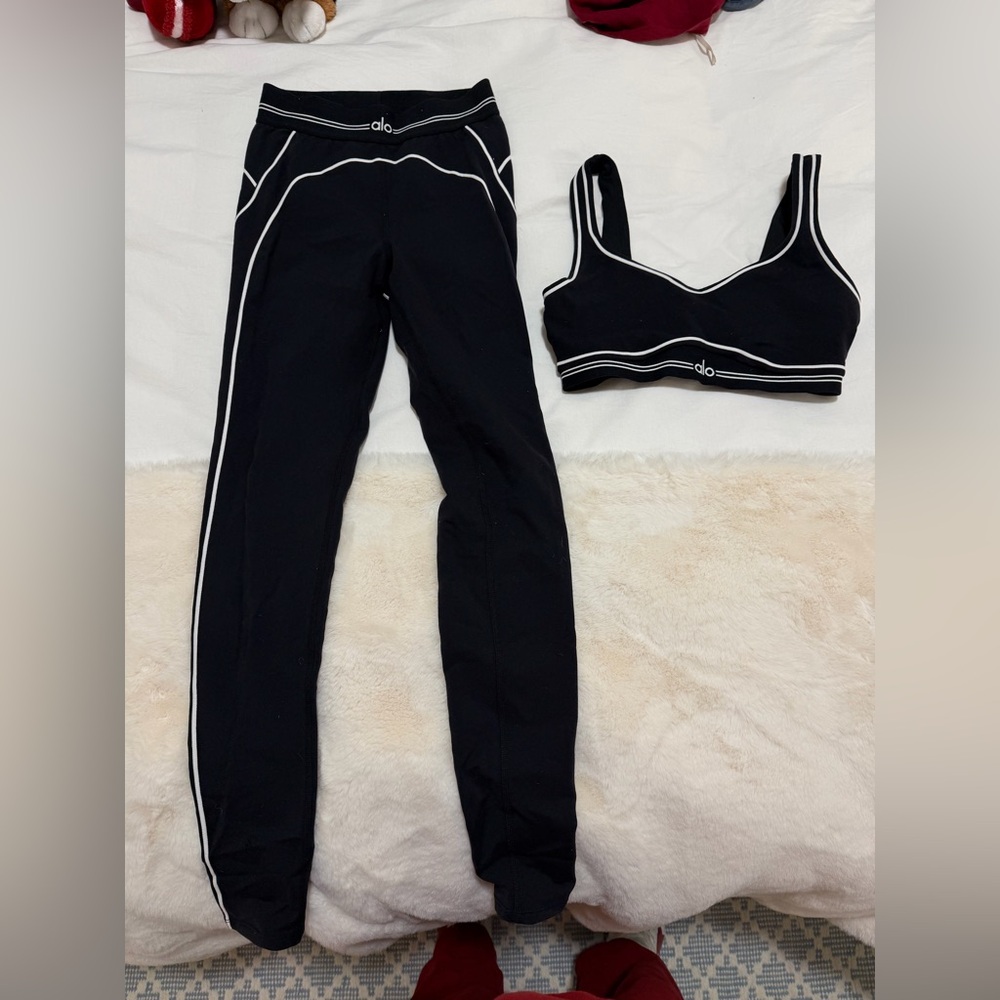 alo yoga heart throb set
